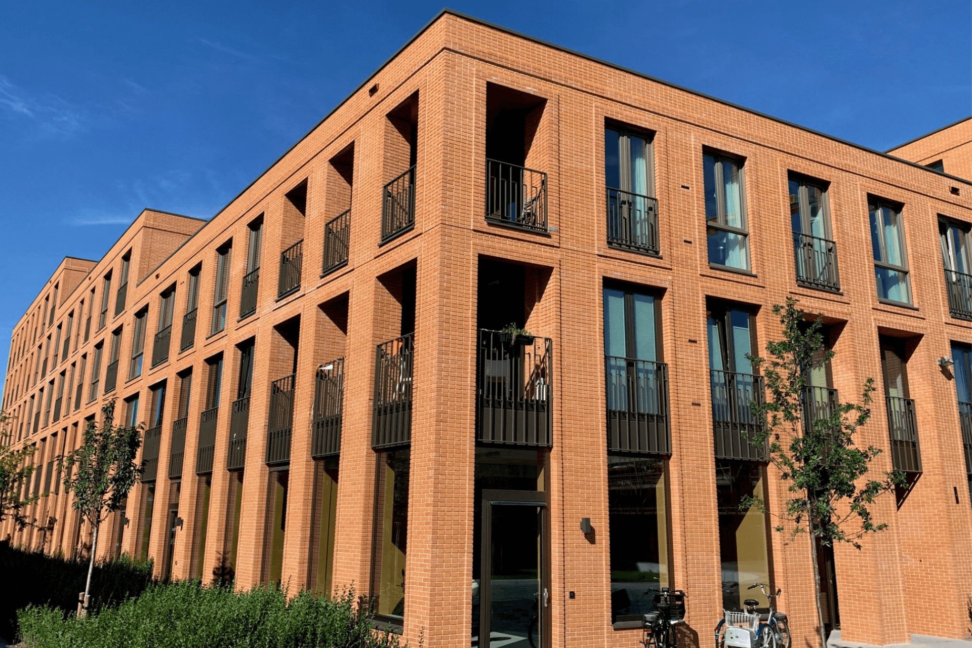 Regulateur Groningen gevelstenen